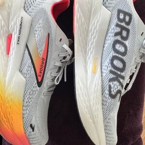 Brooks Hyperion Max - Size 9